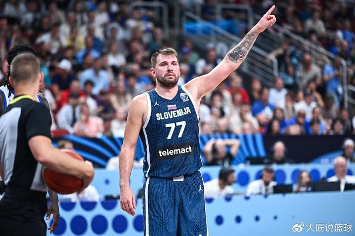 kaiyun.com-空砍39+10+7，东契奇燃尽！公开批评吹罚+对裁判比数钱手势引热议