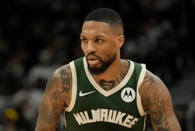 kaiyun.com-碰见保罗·乔治就来劲！利拉德轰41分单核击沉快艇