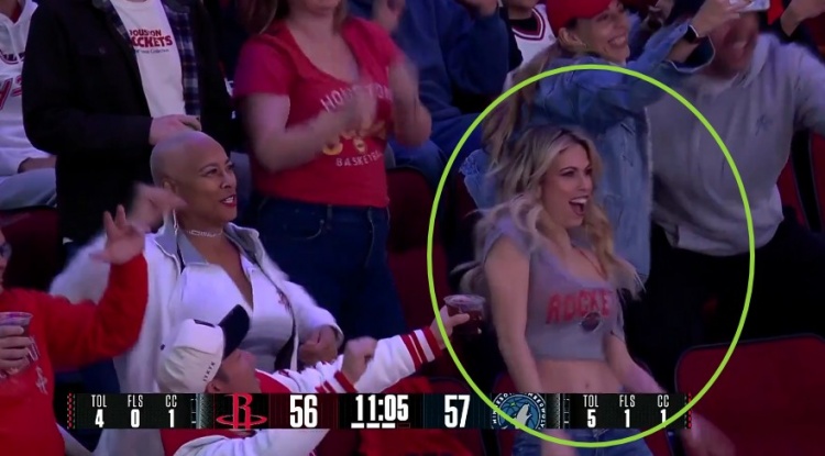 开云体育官网-看着得劲呀！暂停期间镜头照到观众席 美女球迷曼妙身姿热舞！